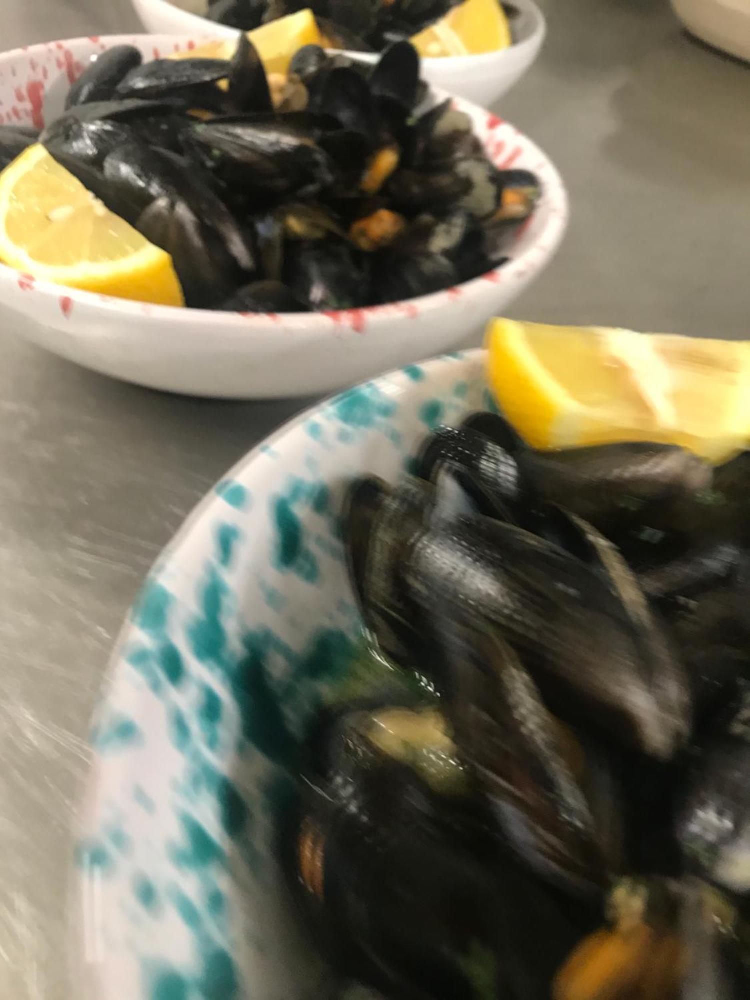 罗特豪斯比萨餐厅酒店 Münsterlingen 外观 照片