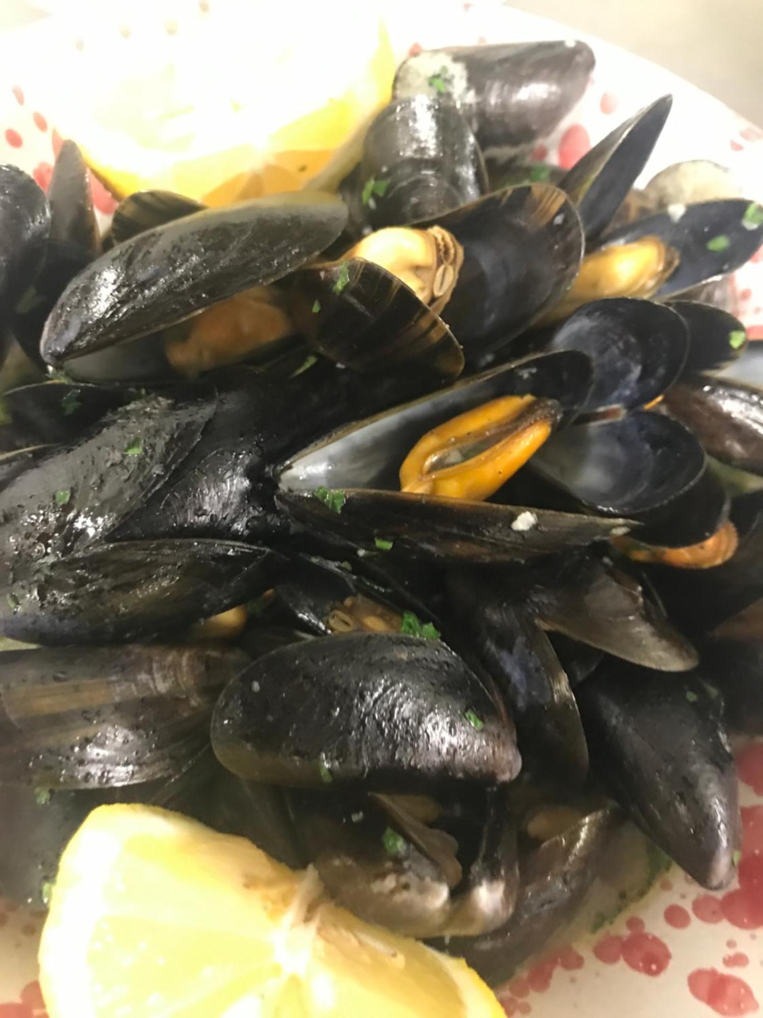 罗特豪斯比萨餐厅酒店 Münsterlingen 外观 照片